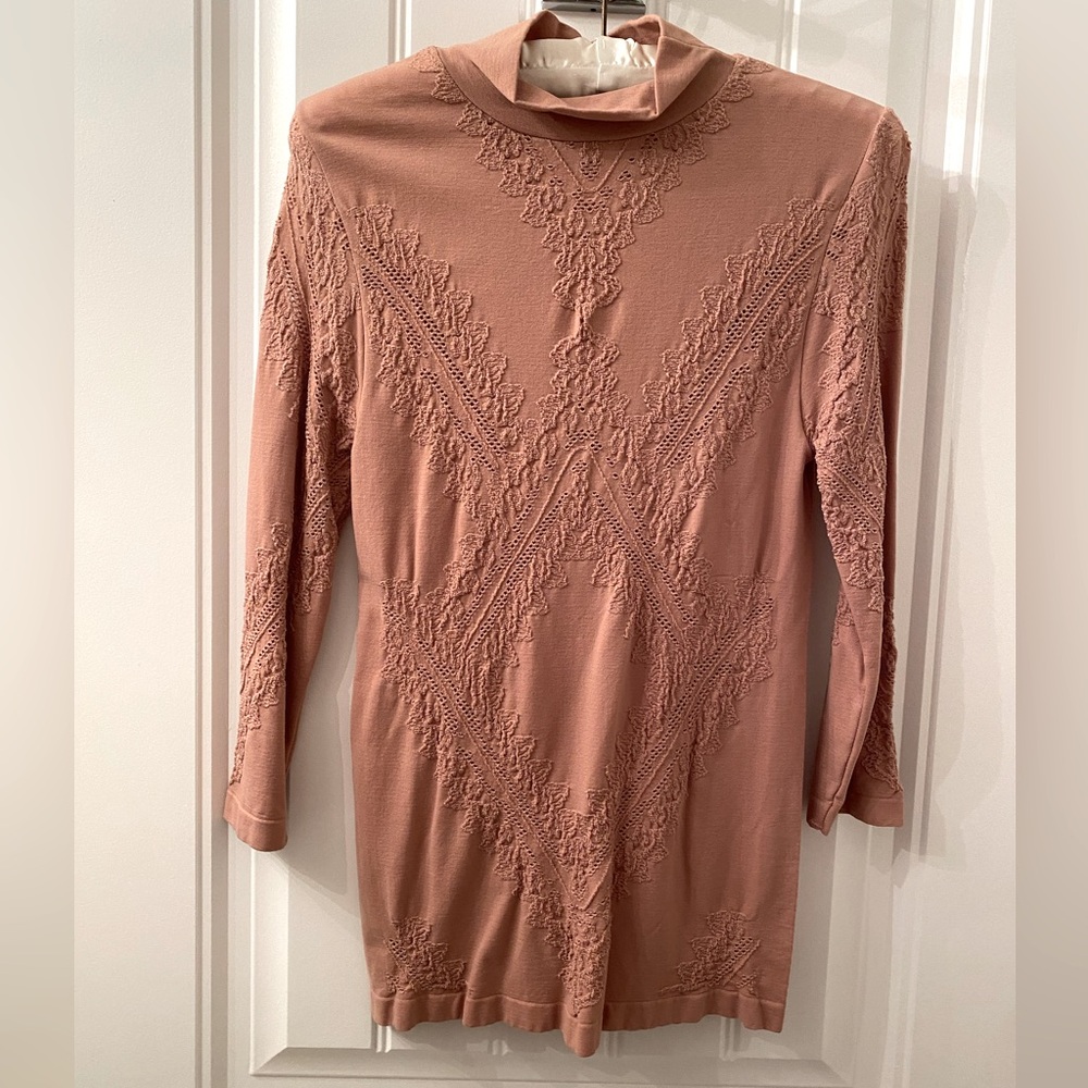 BEBE Vintage Women’s Size Medium/Large Mock Turtleneck Top in Rose Colour NWOT